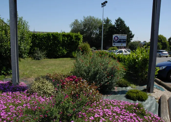 Logis Hotel Restaurant Au Chene Vert, Saint-Brieuc